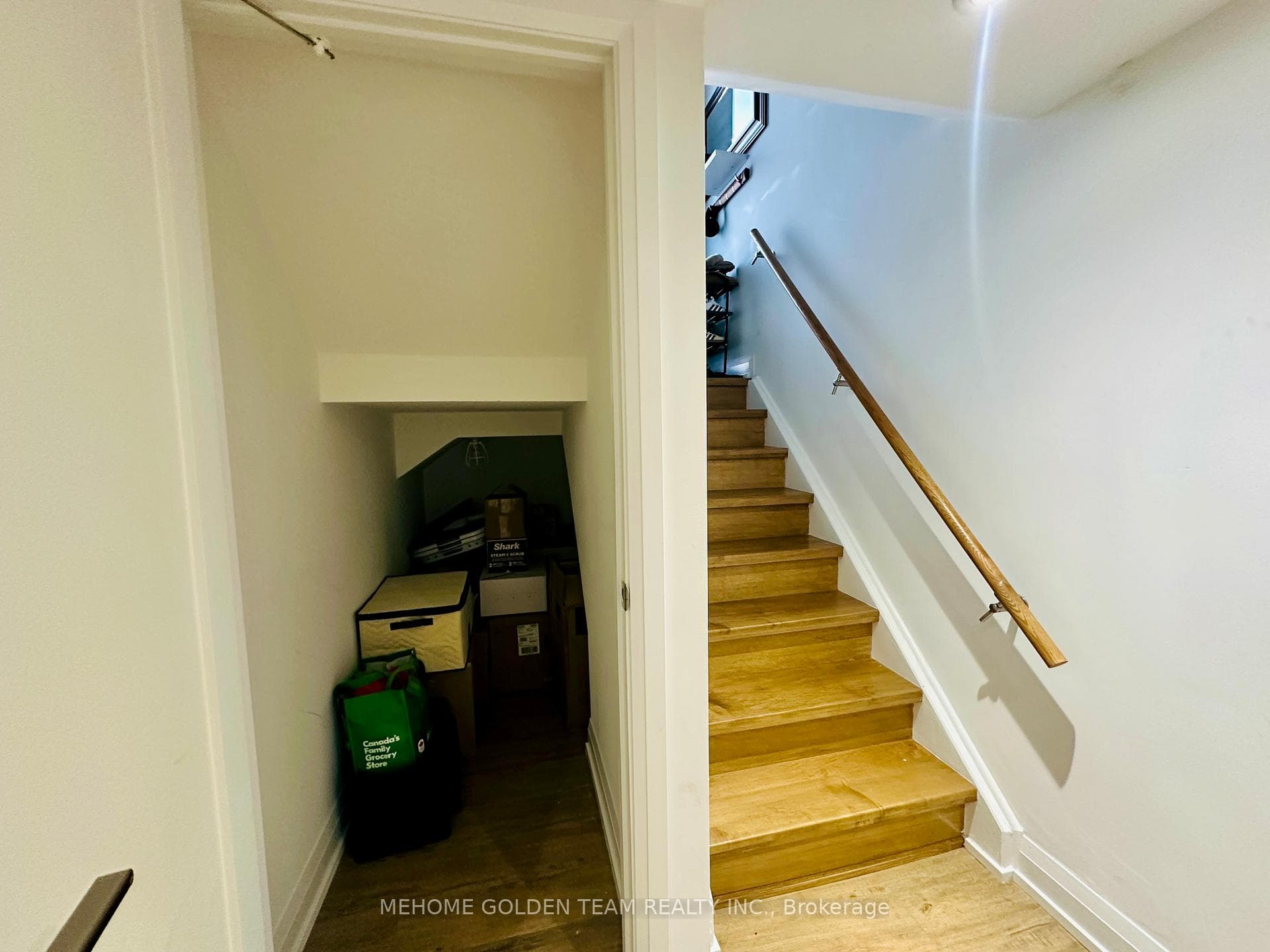 2 Abbotsfield Gate photo 28