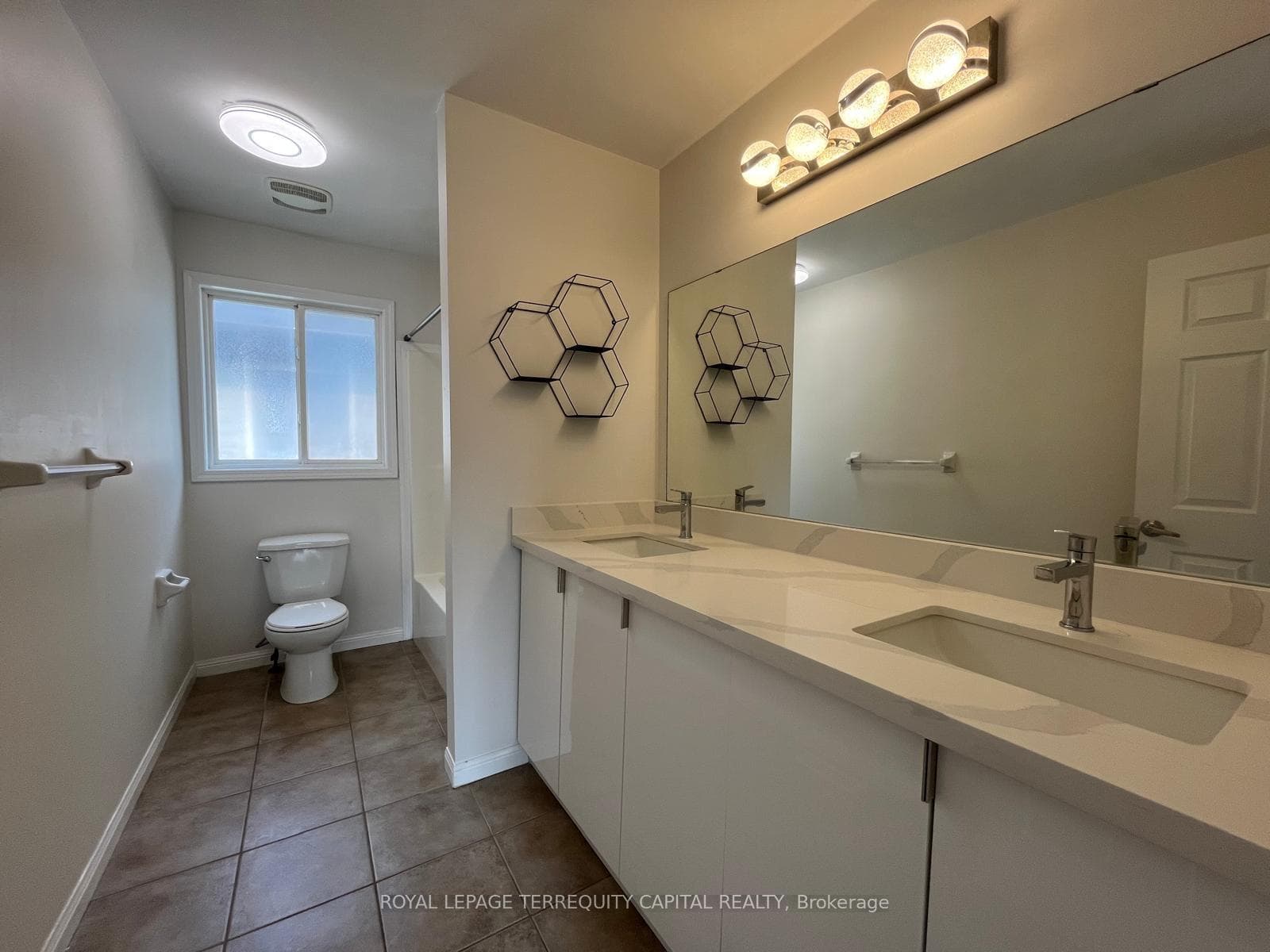 343 Edgehill Drive Unit Upper photo 10