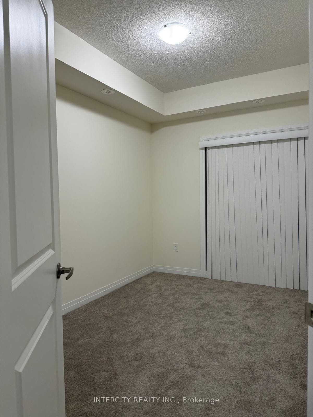 245 Mclevin Avenue Unit 22 photo 7