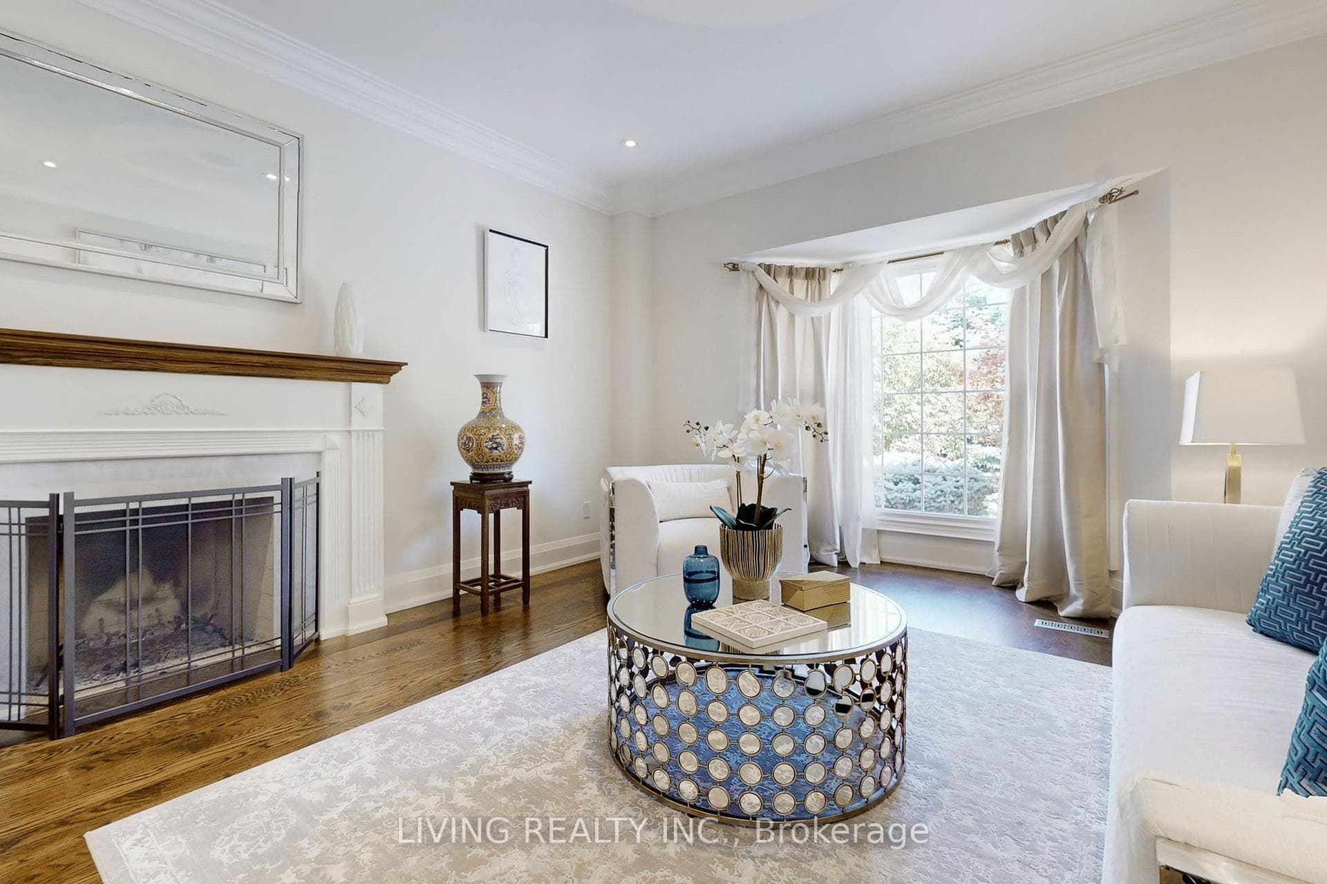 22 Ashdown Crescent photo 5