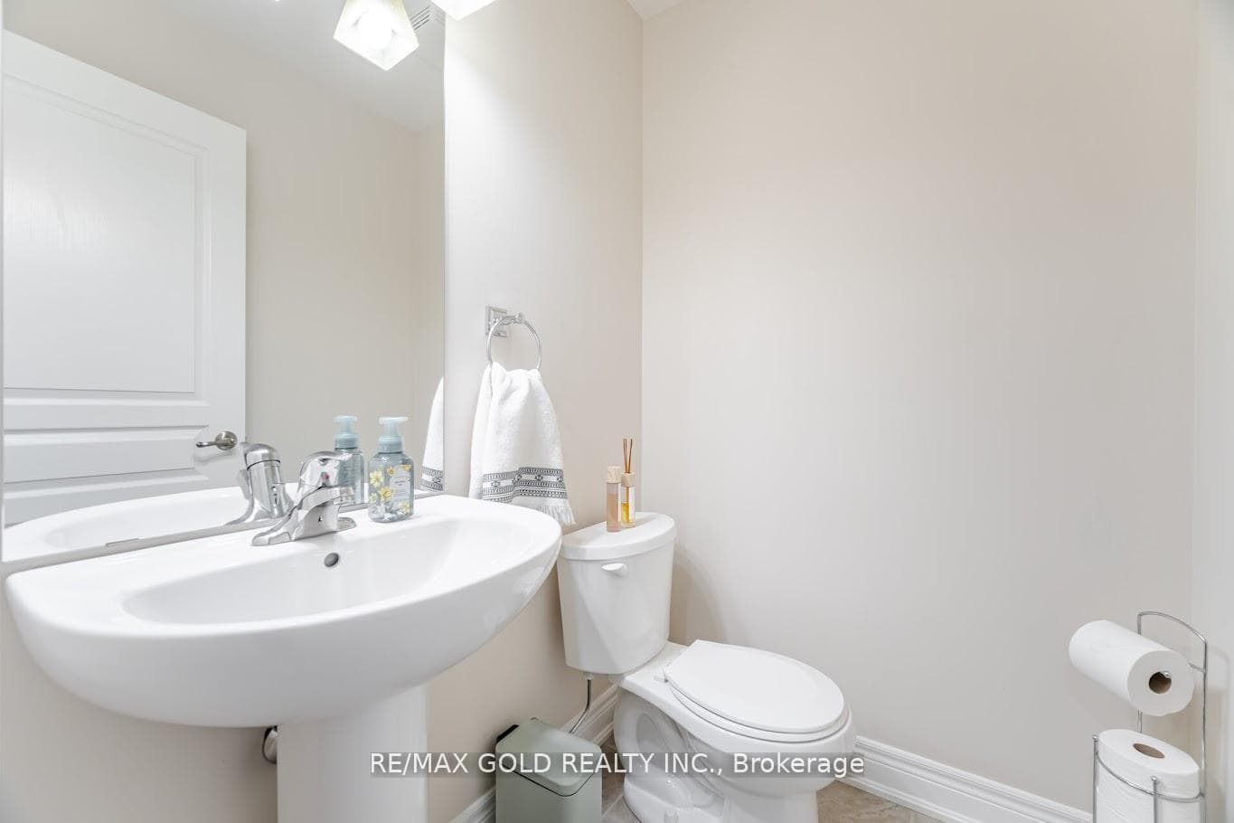 7260 Lionshead Avenue photo 16