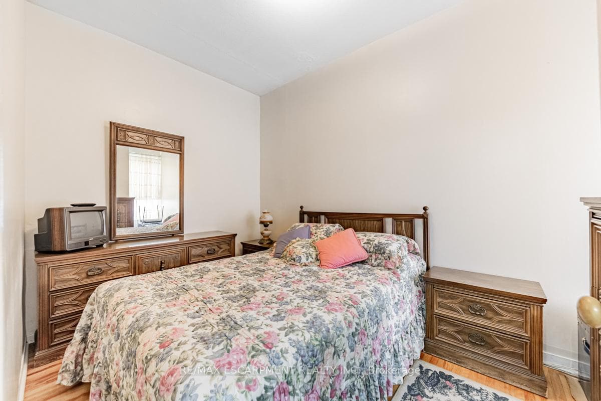 11 Alma Avenue photo 16