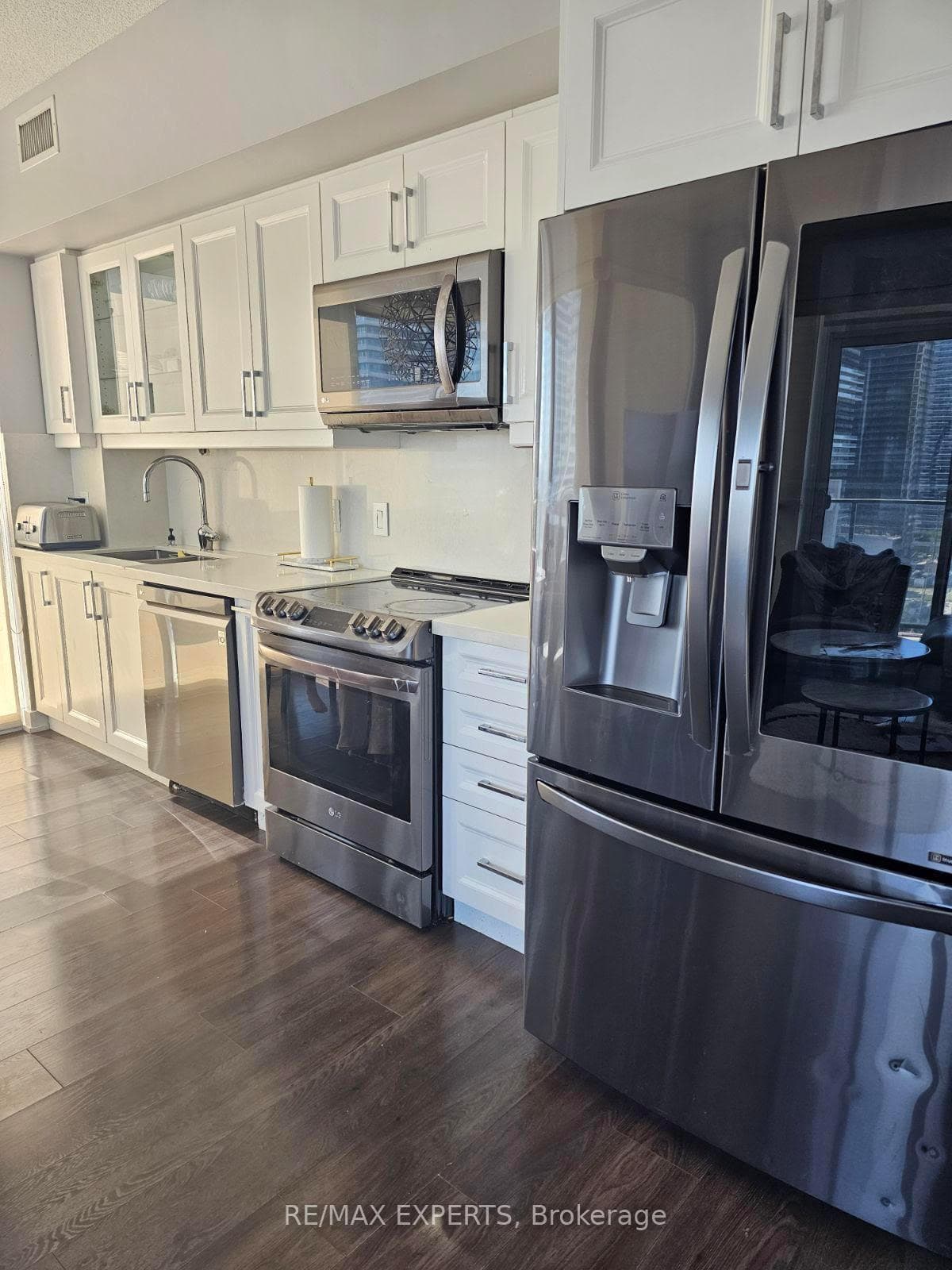 2200 Lake Shore Boulevard Unit 1809 photo 2