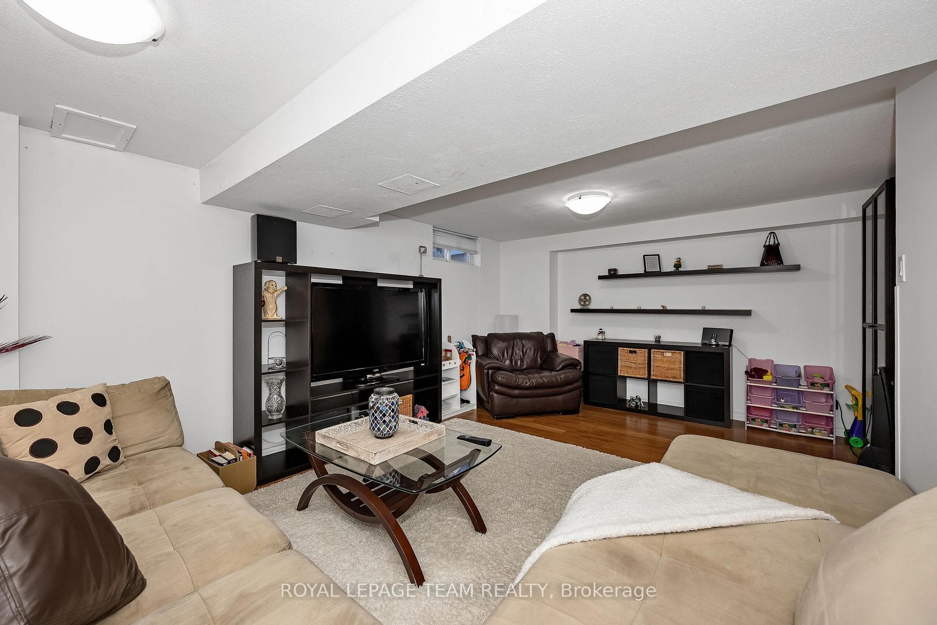 18 Benlea Drive Unit C photo 32