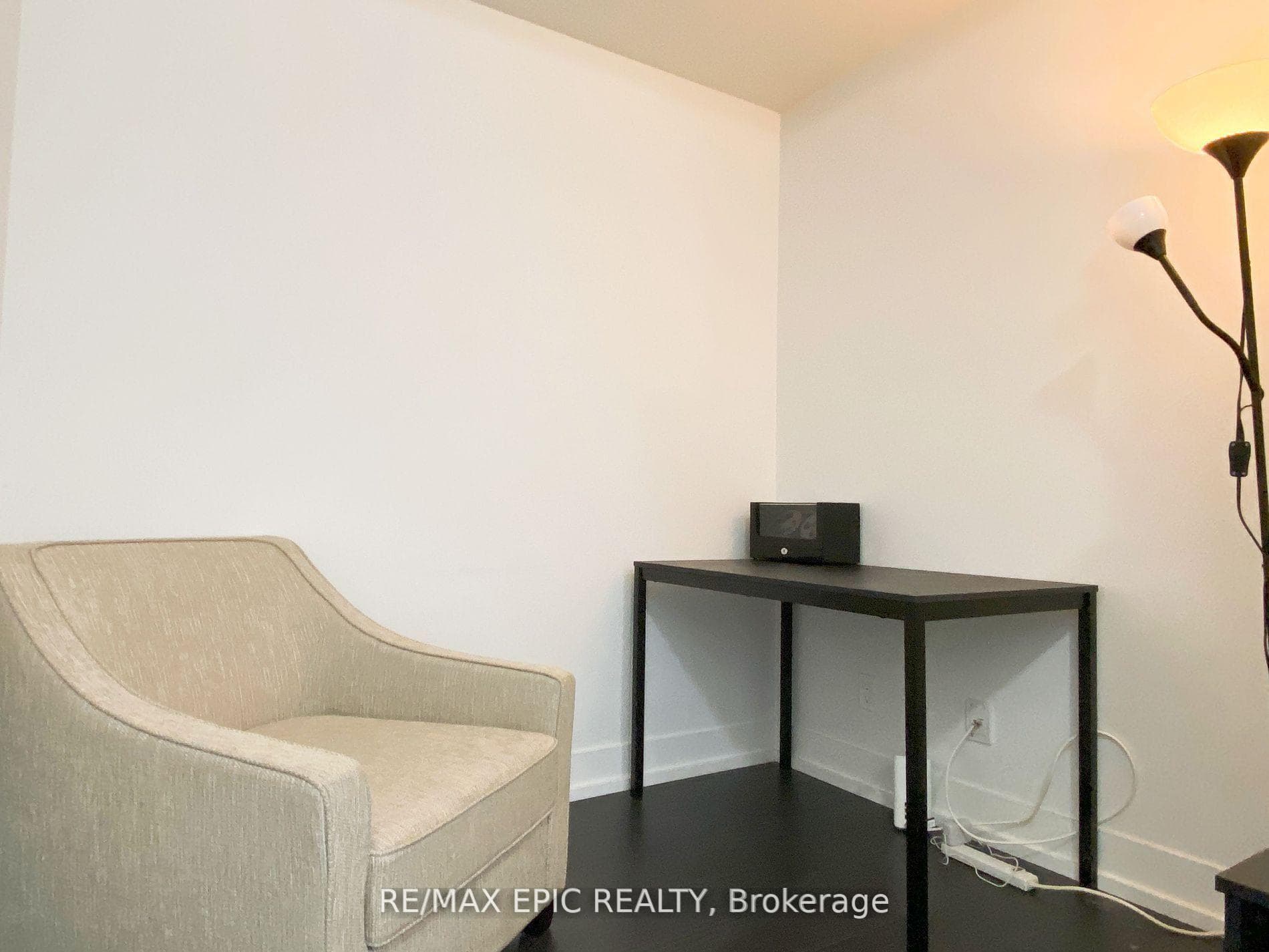 9471 Yonge Street Unit 1001 photo 3