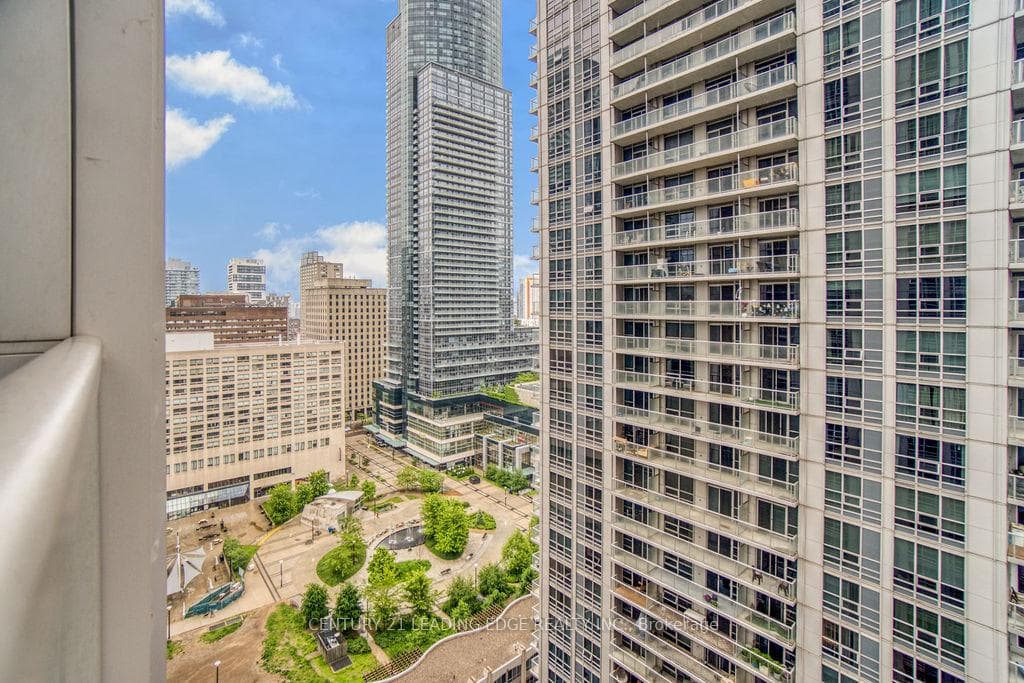 763 Bay Street Unit 2109 photo 32