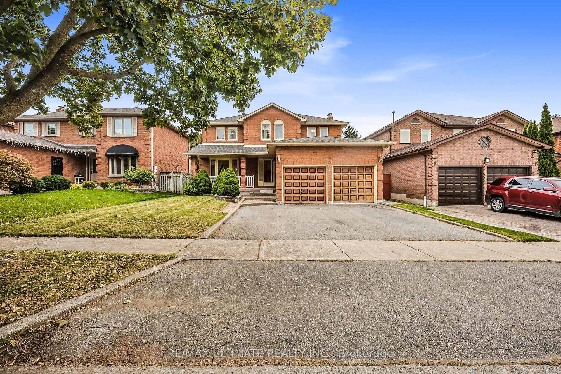 69 William Stephenson Drive photo 1