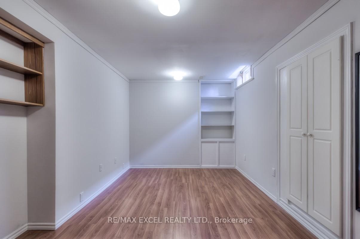 170 Amber Avenue photo 30