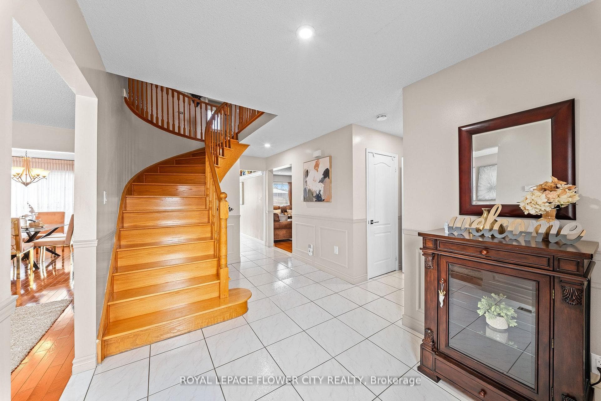 60 Newgreen Crescent photo 5