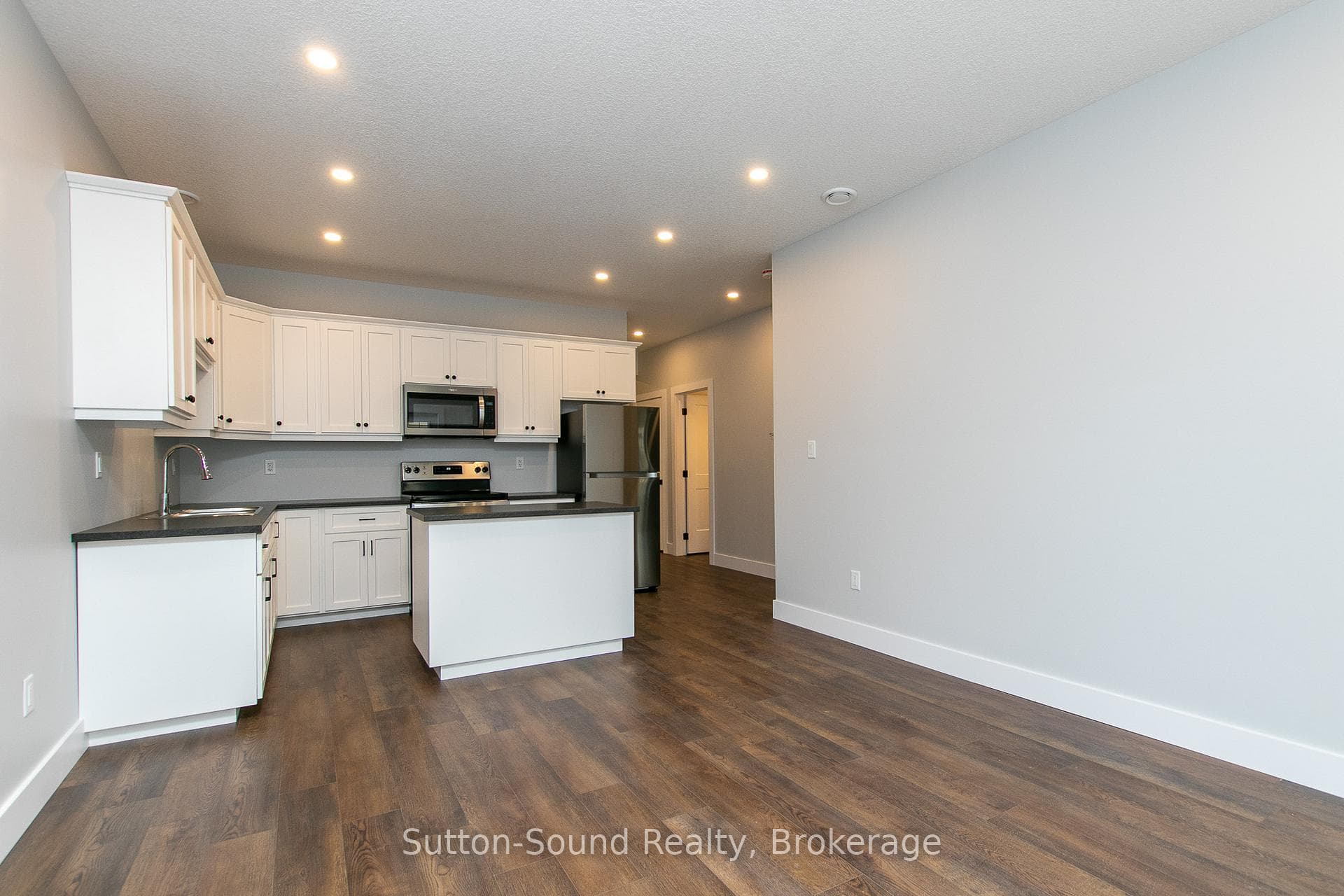 202 Queen Street Unit 5 photo 8