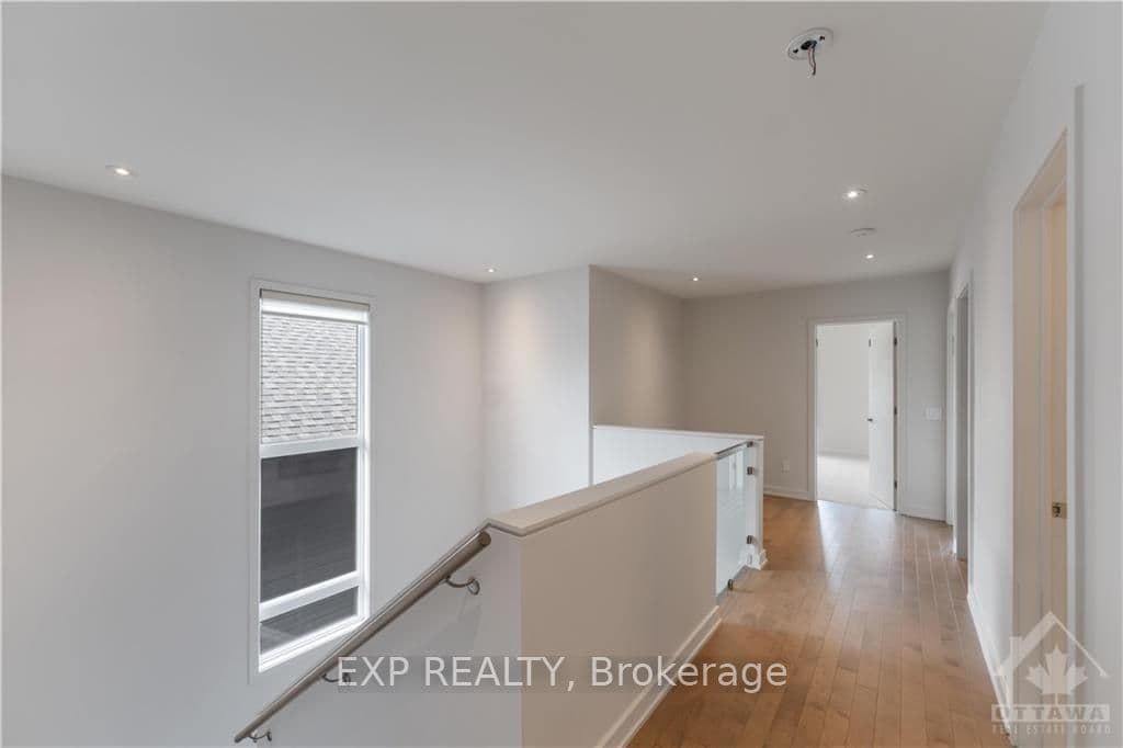 310 LONGWORTH Avenue photo 17