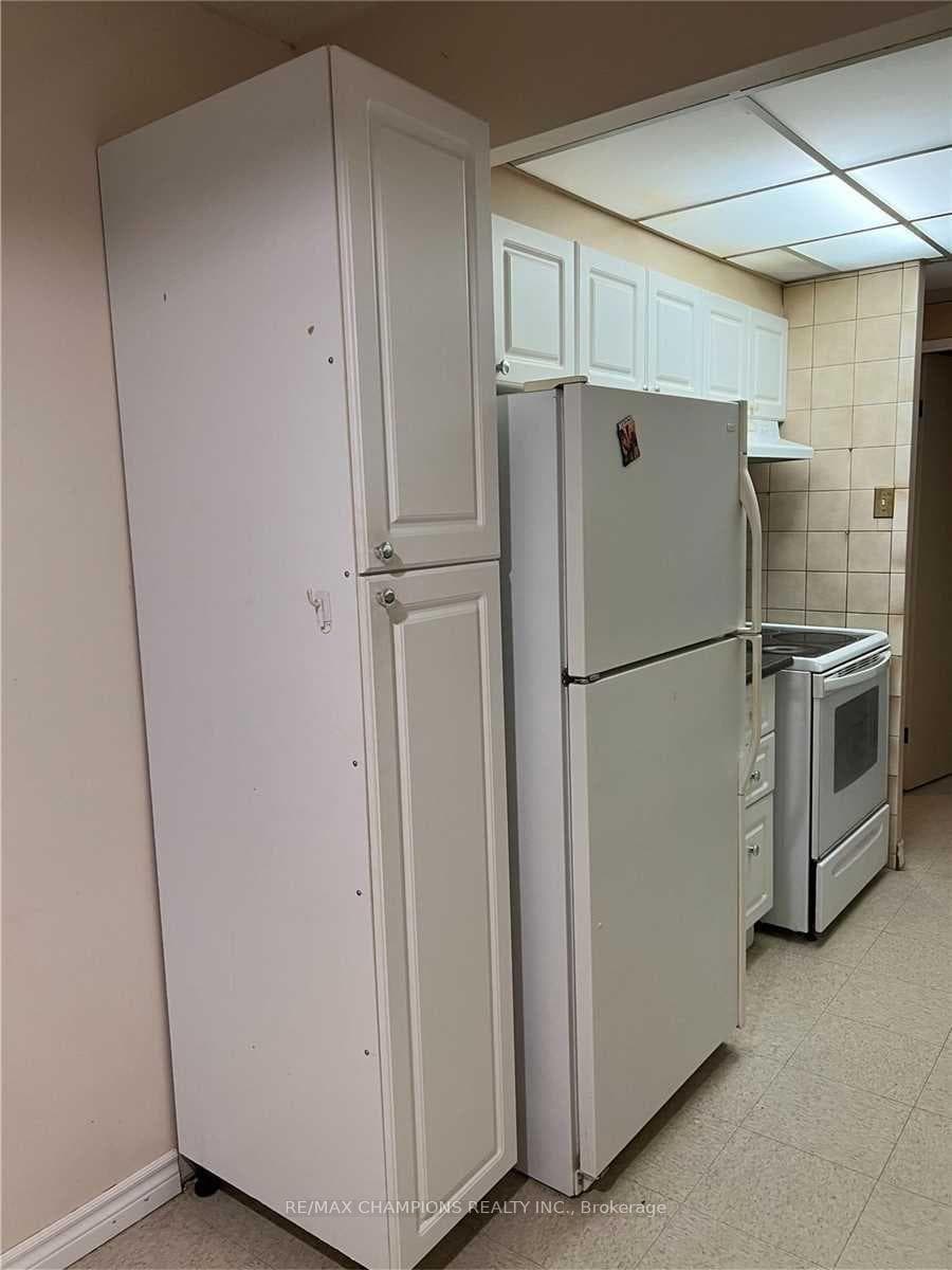 1275 Markham Road Unit 603 photo 15