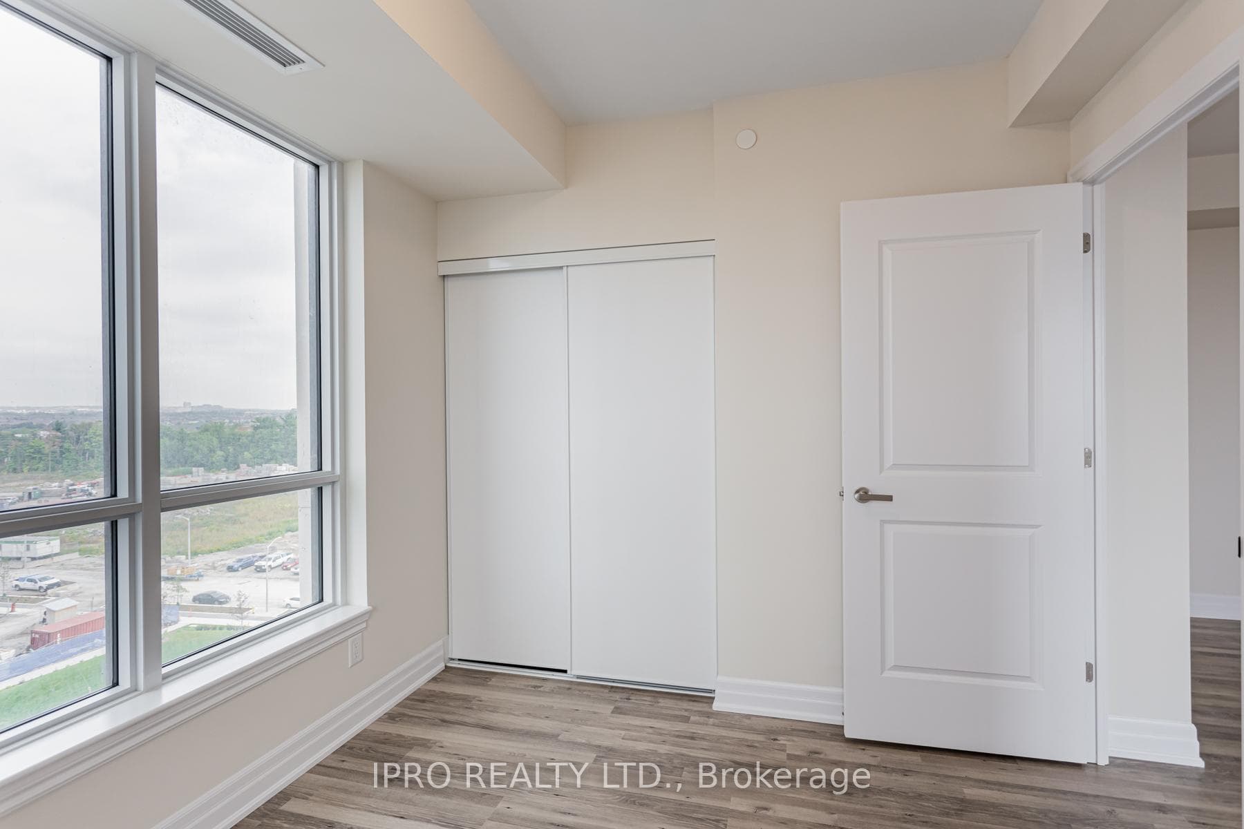 9075 Jane Street Unit 809 photo 23