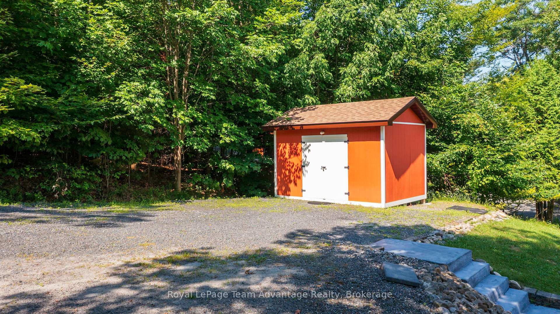 18 Pine Valley Drive photo 41