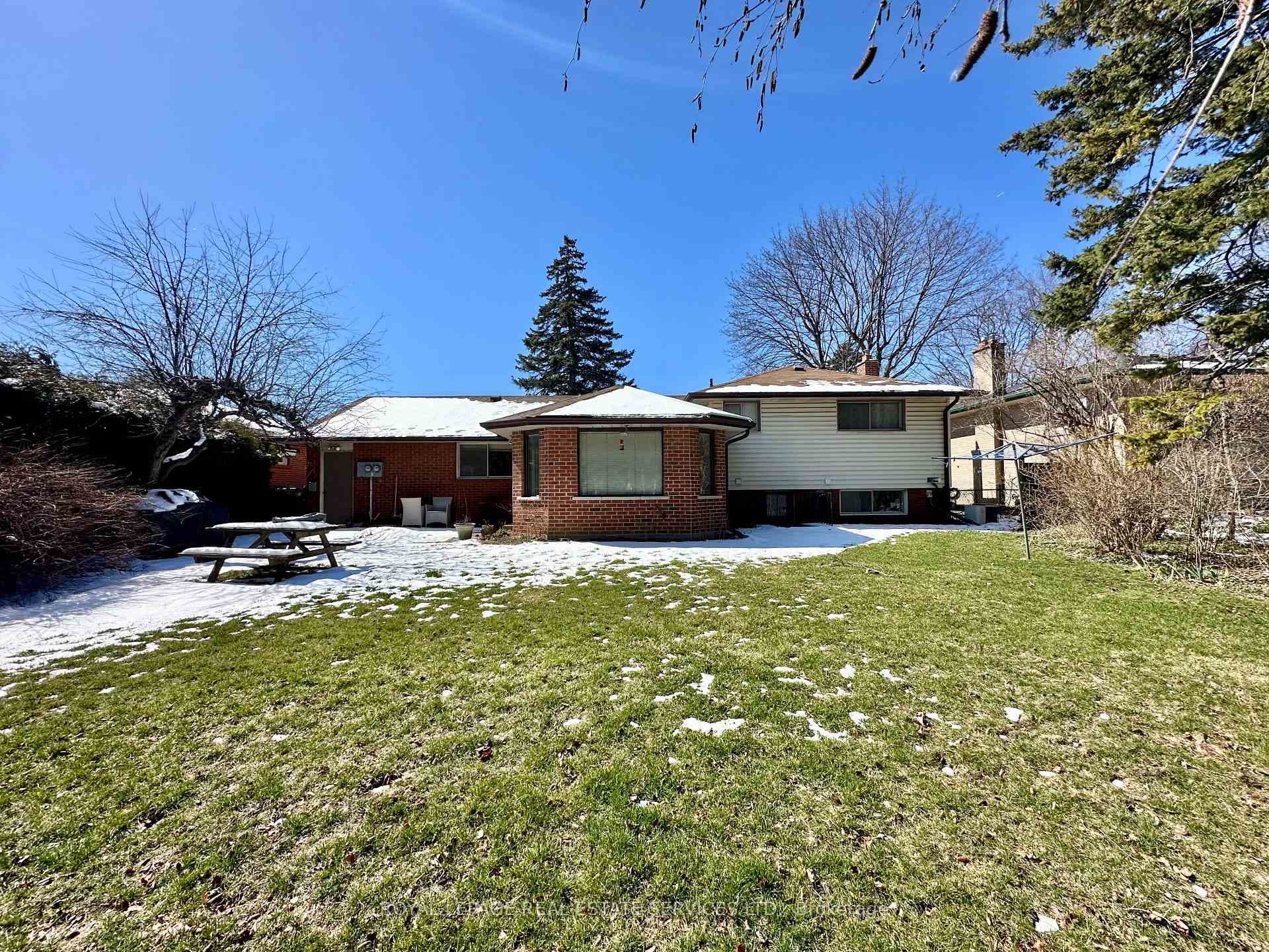 2423 Genevieve Drive photo 20