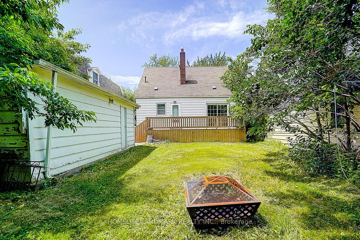 335 Willowdale Drive photo 4