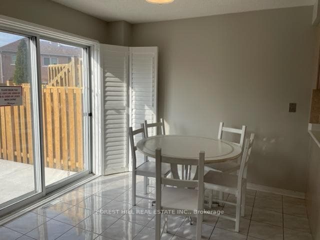 136 Melville Avenue photo 5