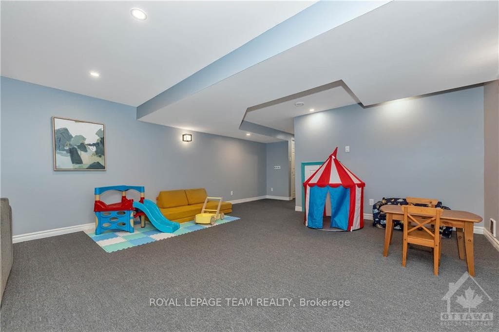 347 ROUNCEY Road photo 20