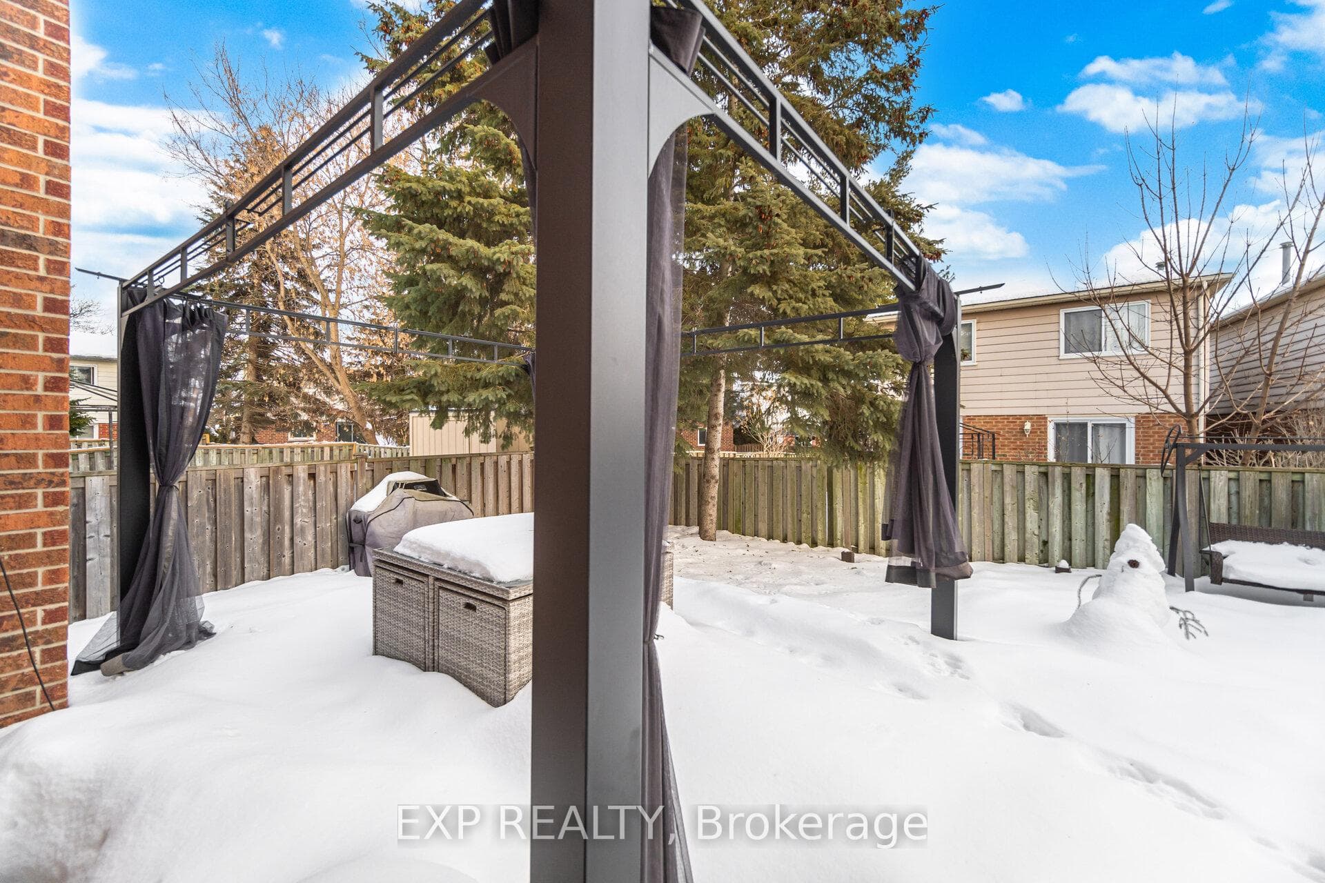 7 Ferri Crescent photo 27