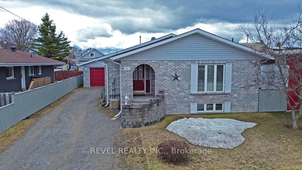 101 Bloor Avenue photo 1