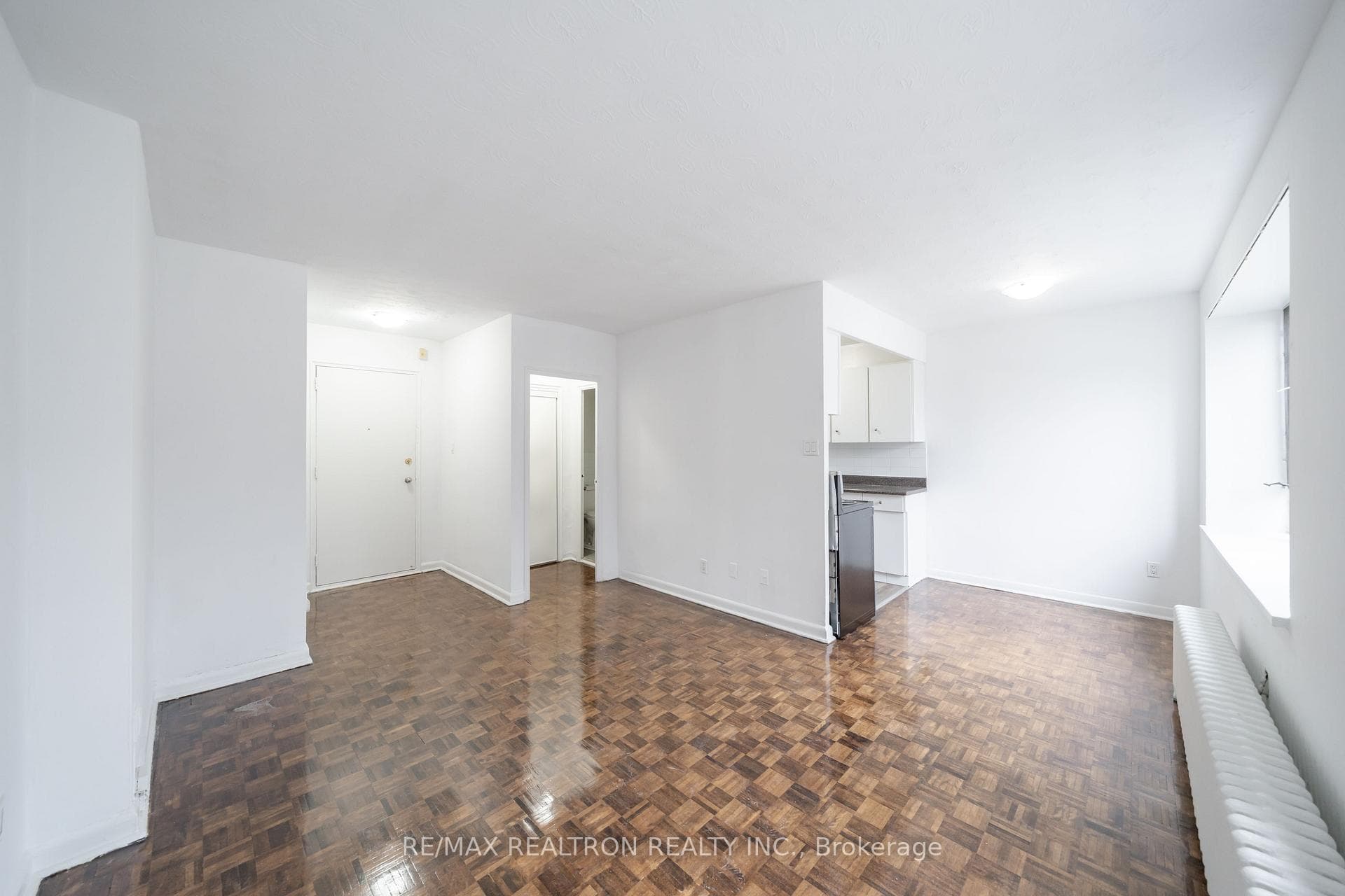 2895 Bathurst Street Unit 101 photo 2