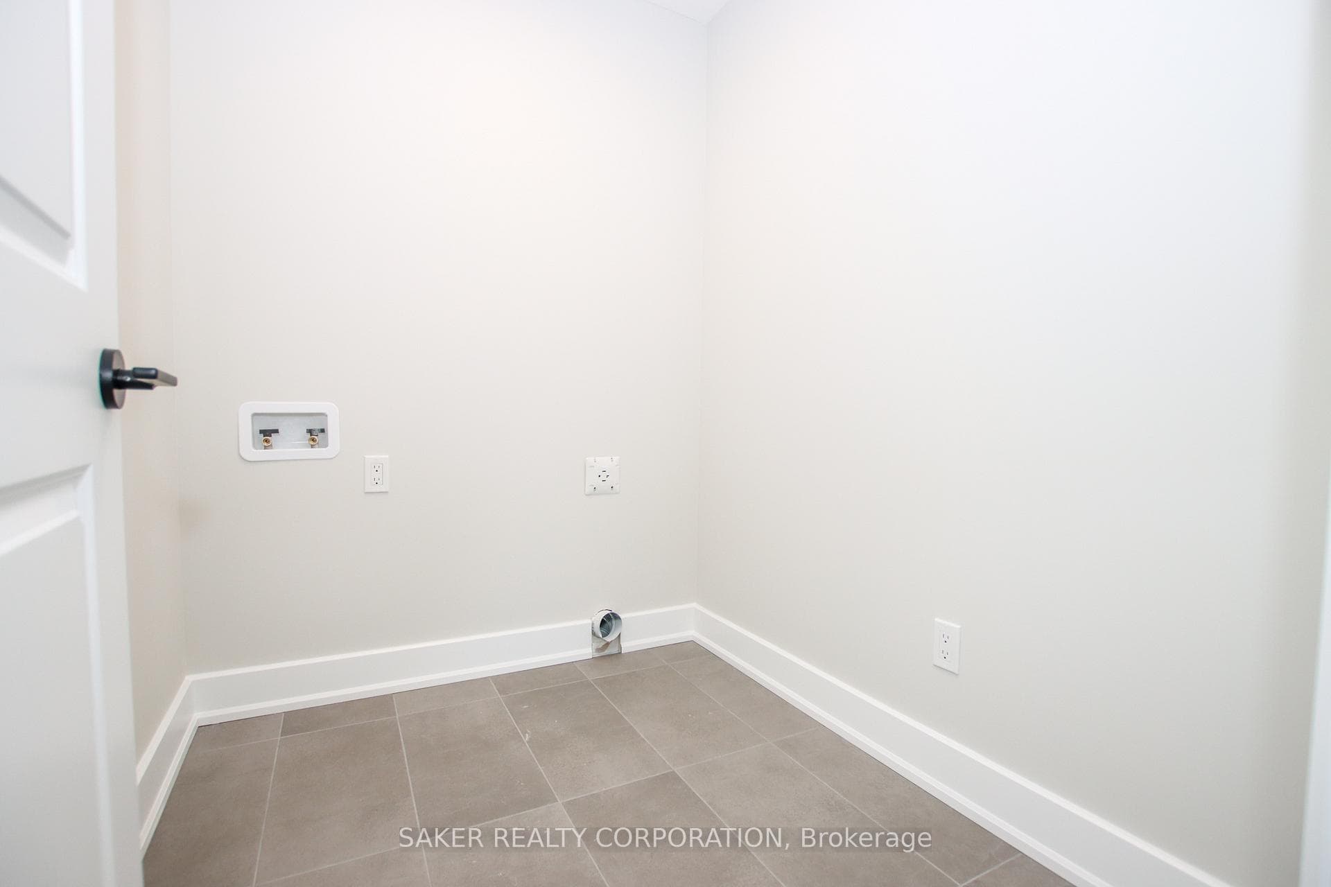 593 REGENT Street photo 15
