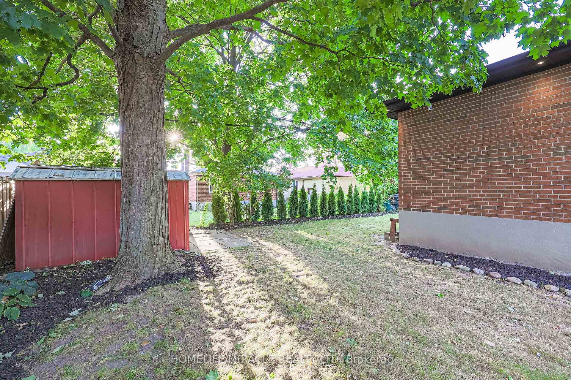 30 chandler Drive photo 36