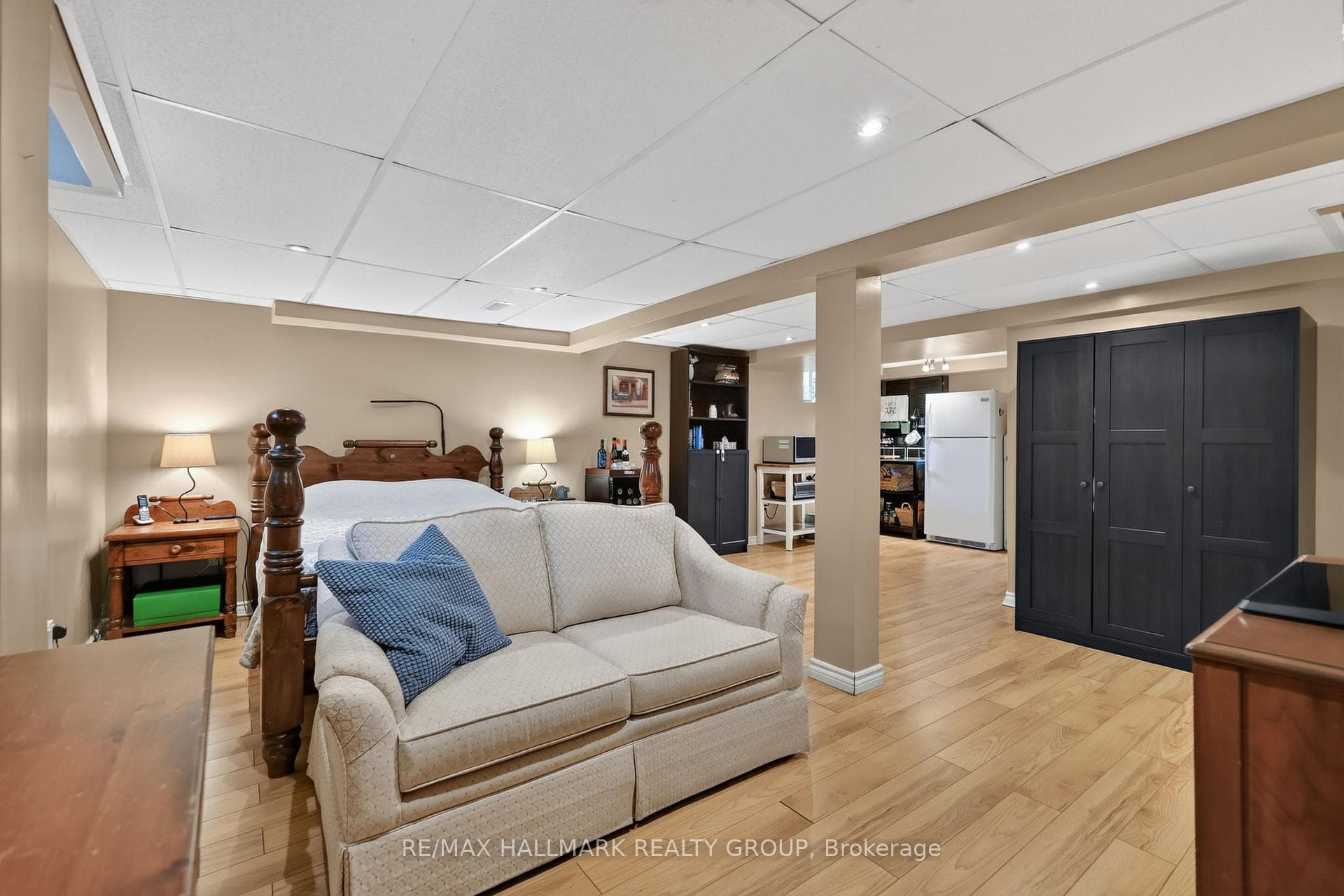 1084 St Germain Crescent photo 31