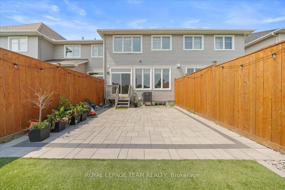 552 Jackdaw Avenue photo 31