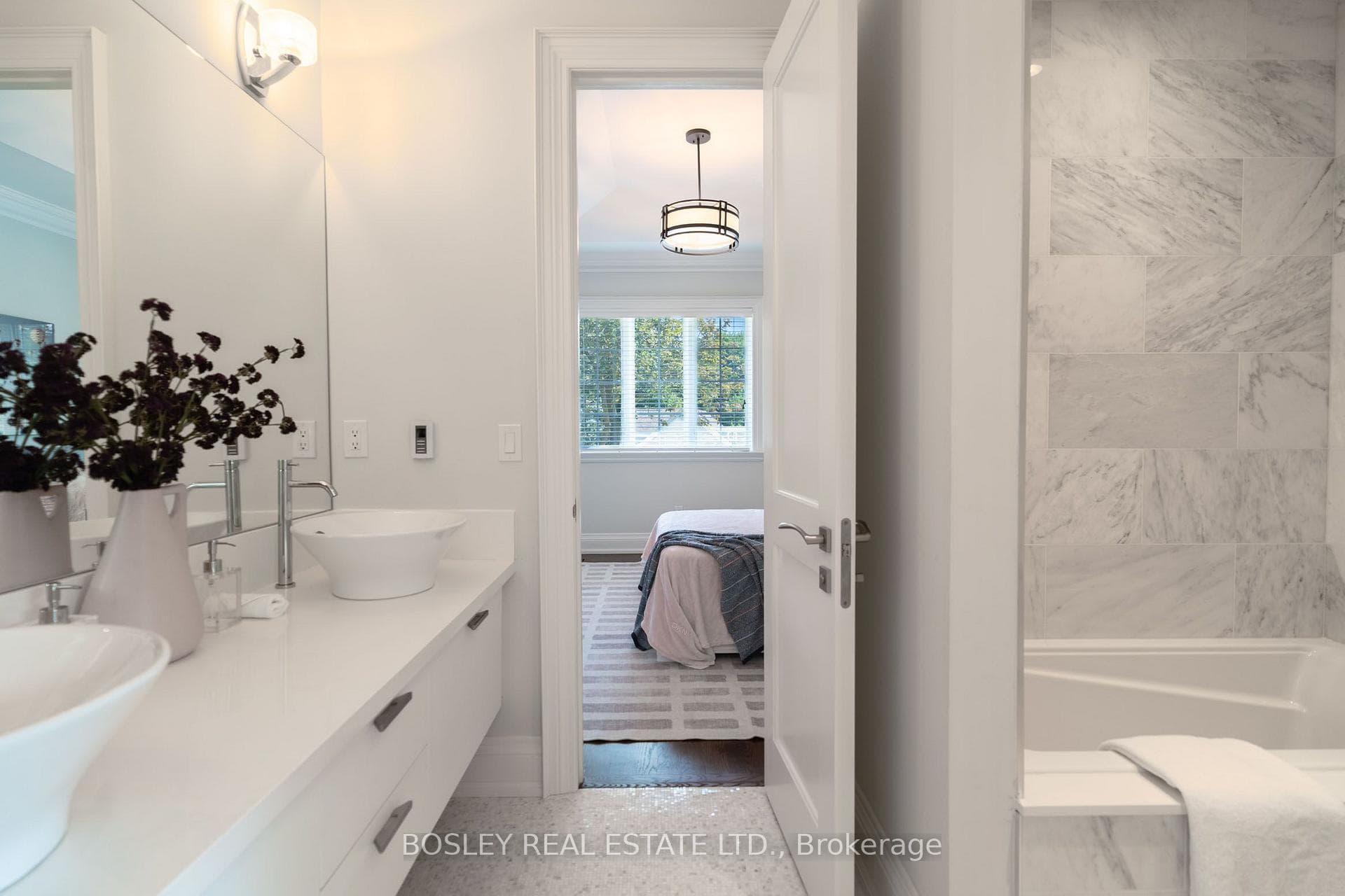 61 Rykert Crescent photo 29