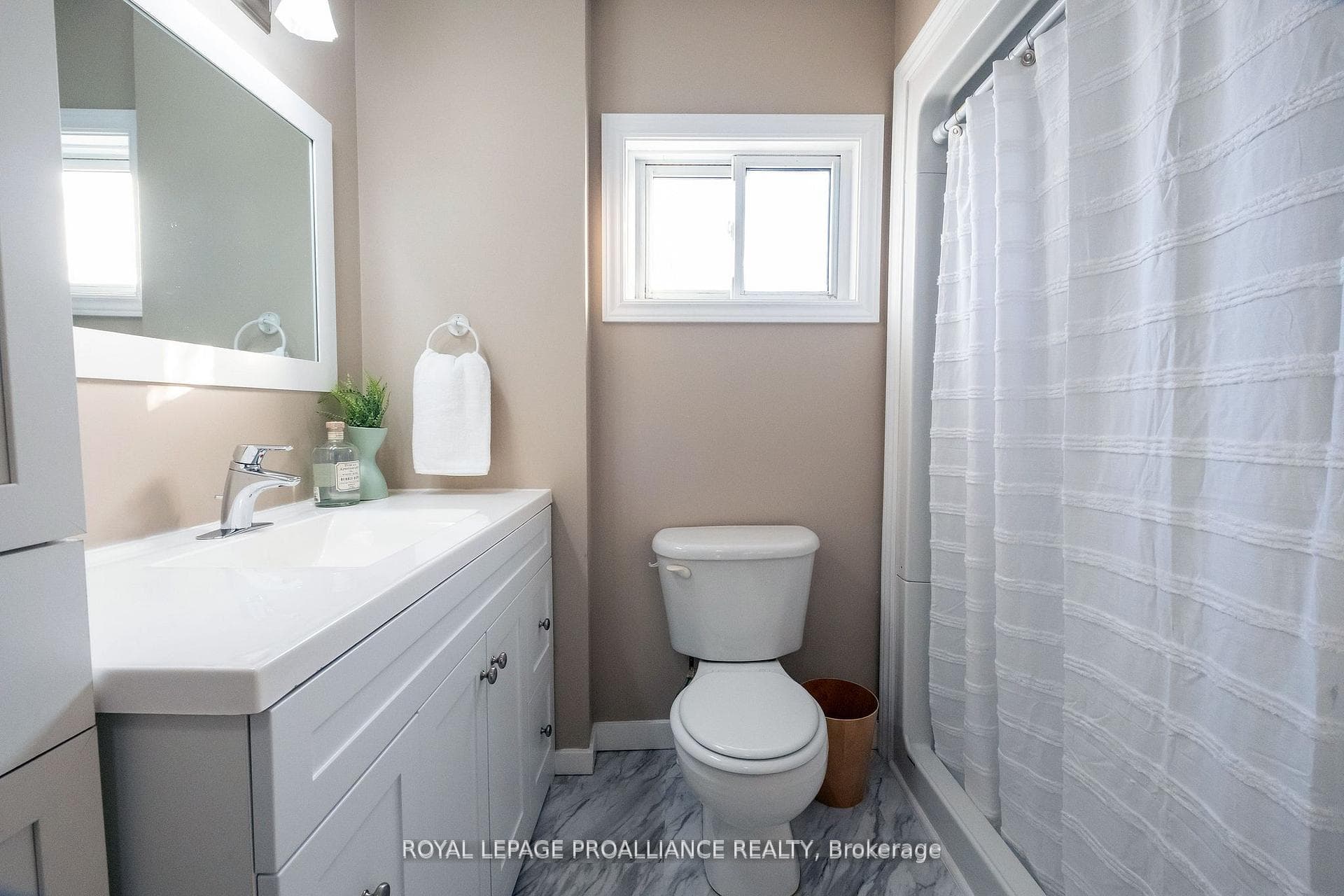 16 Charlotte Street photo 25