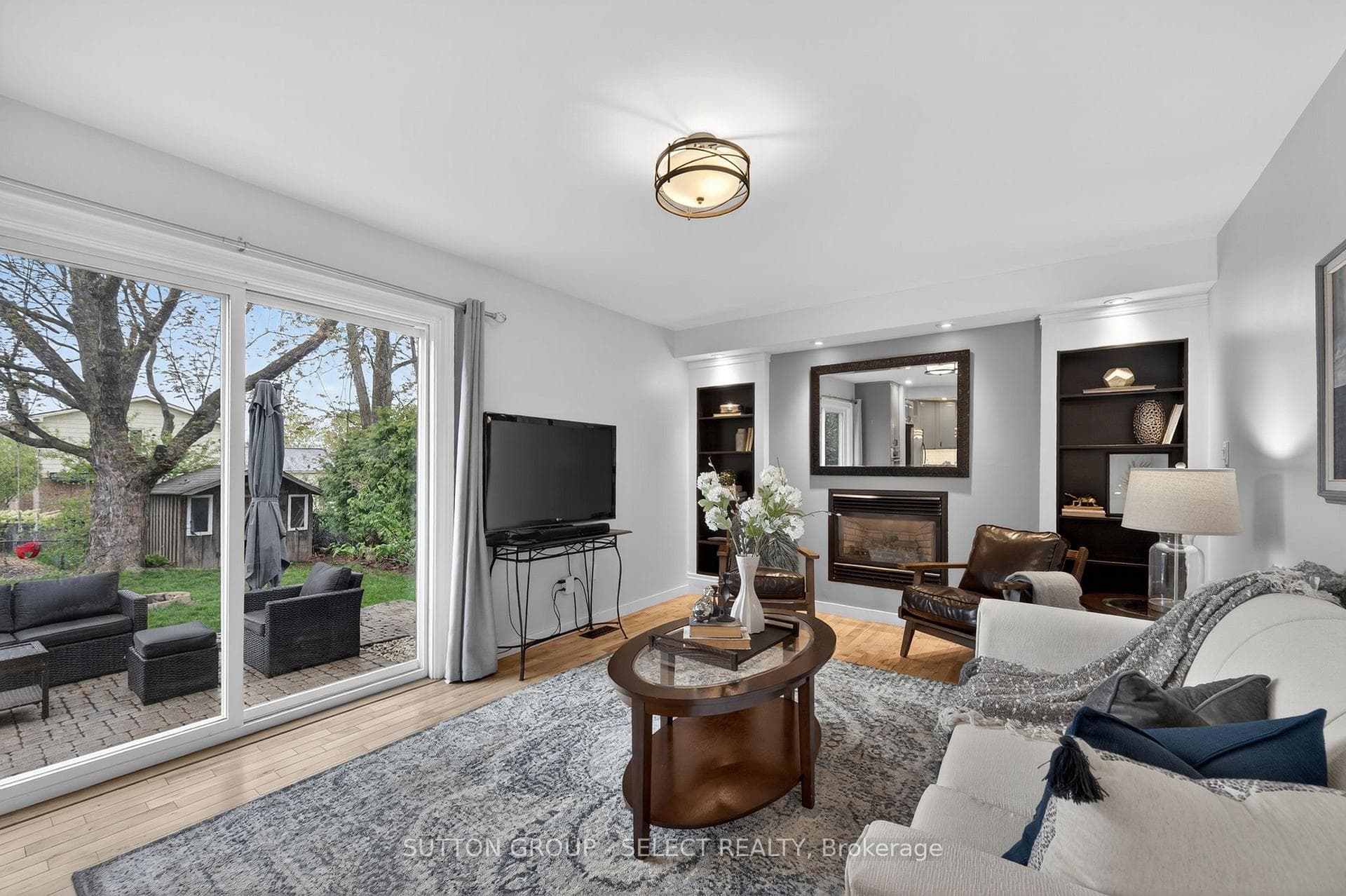 22 Pinegrove Crescent photo 16