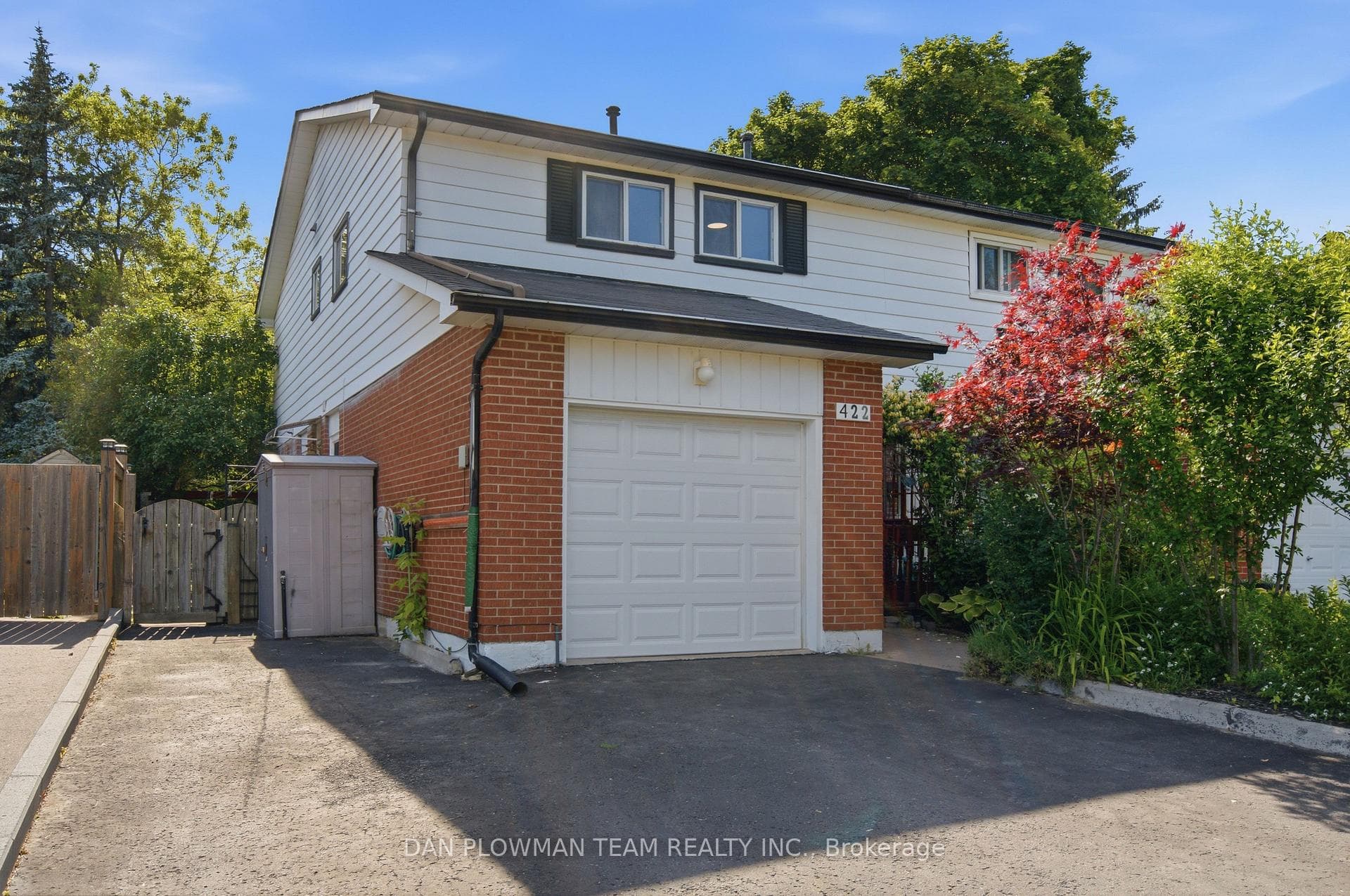 422 Lanark Drive photo 1