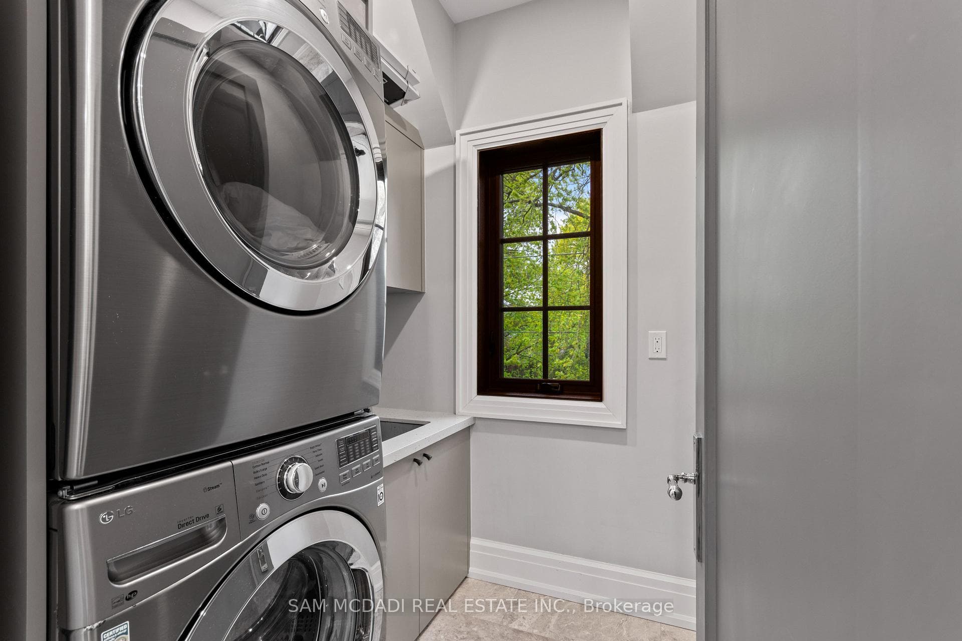 1134 Welwyn Drive photo 40