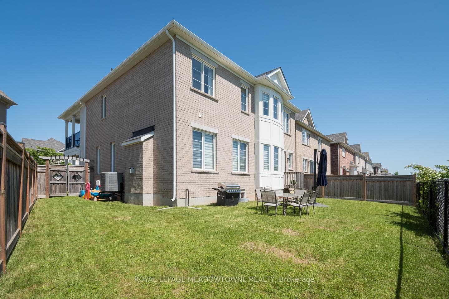 1412 Connaught Terrace photo 38