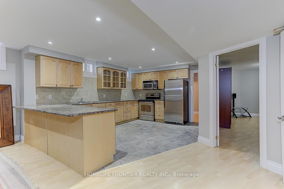 76 Kenilworth Crescent photo 25