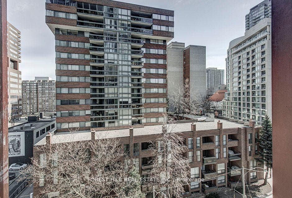32 Davenport Road Unit 605 photo 48