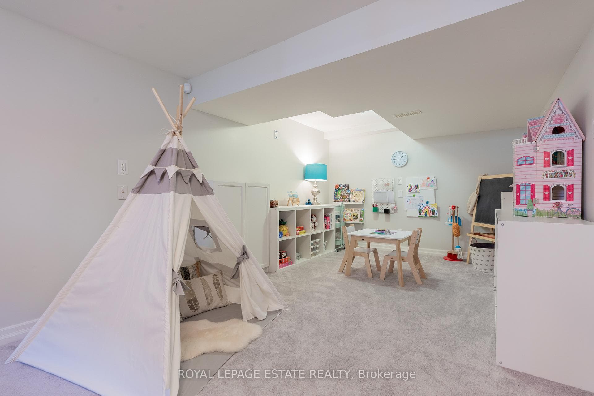 107 Vanbrugh Avenue photo 32