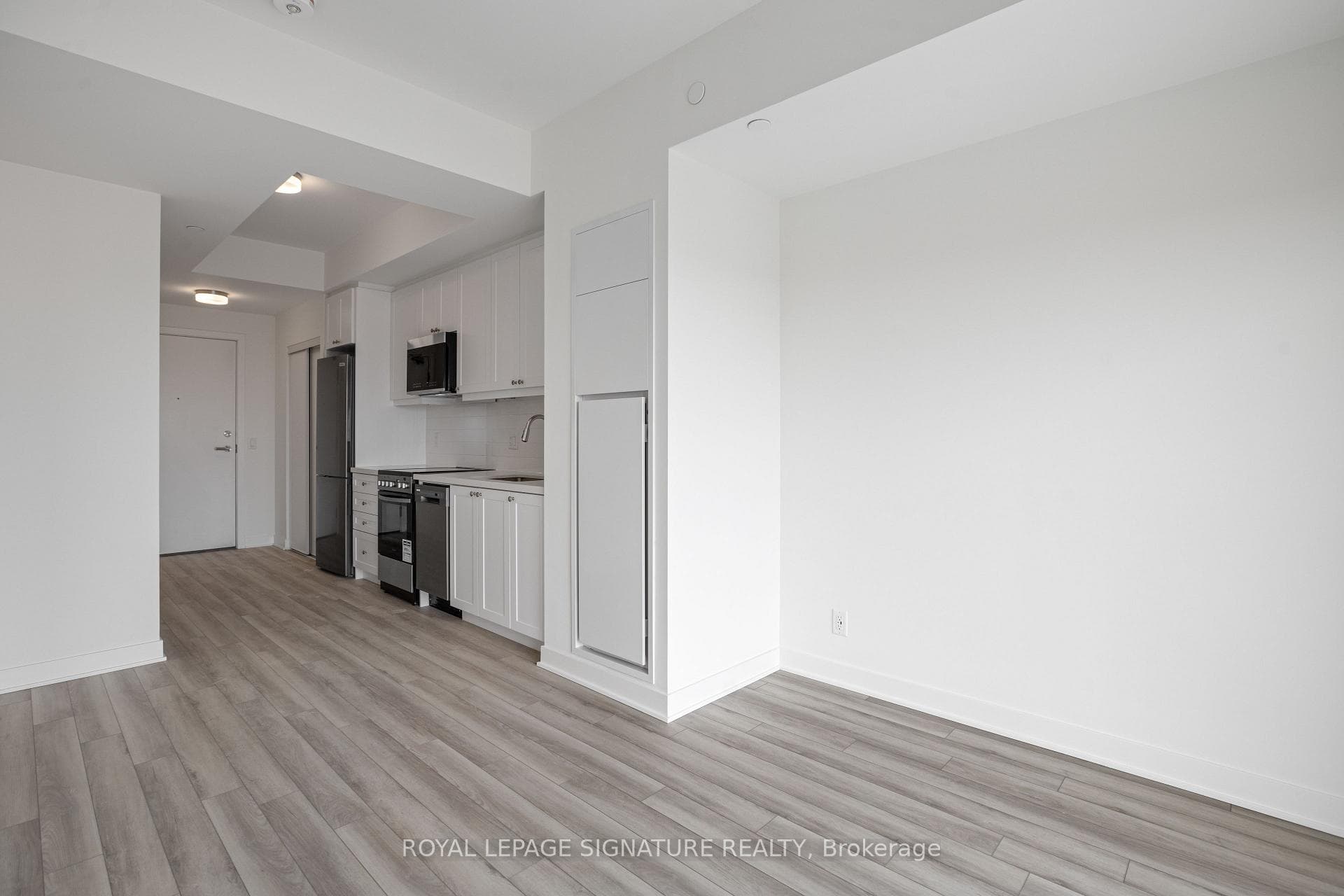 51 Clarington Boulevard Unit 703 photo 11