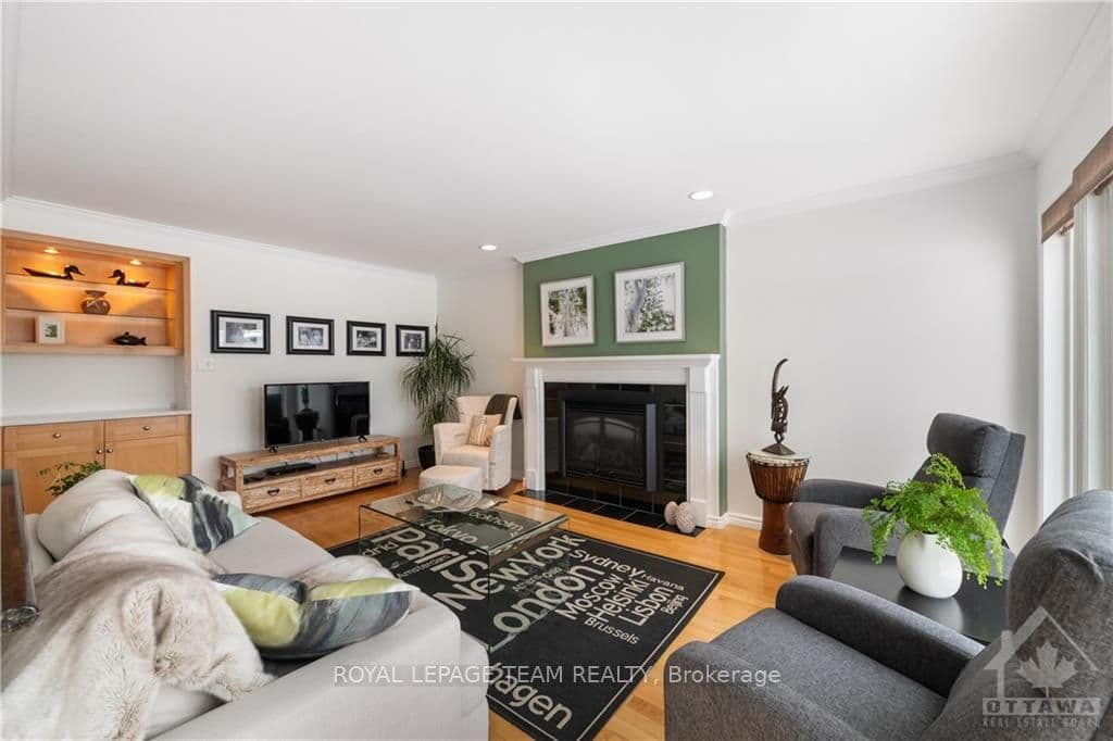 6160 VOYAGEUR Drive photo 8