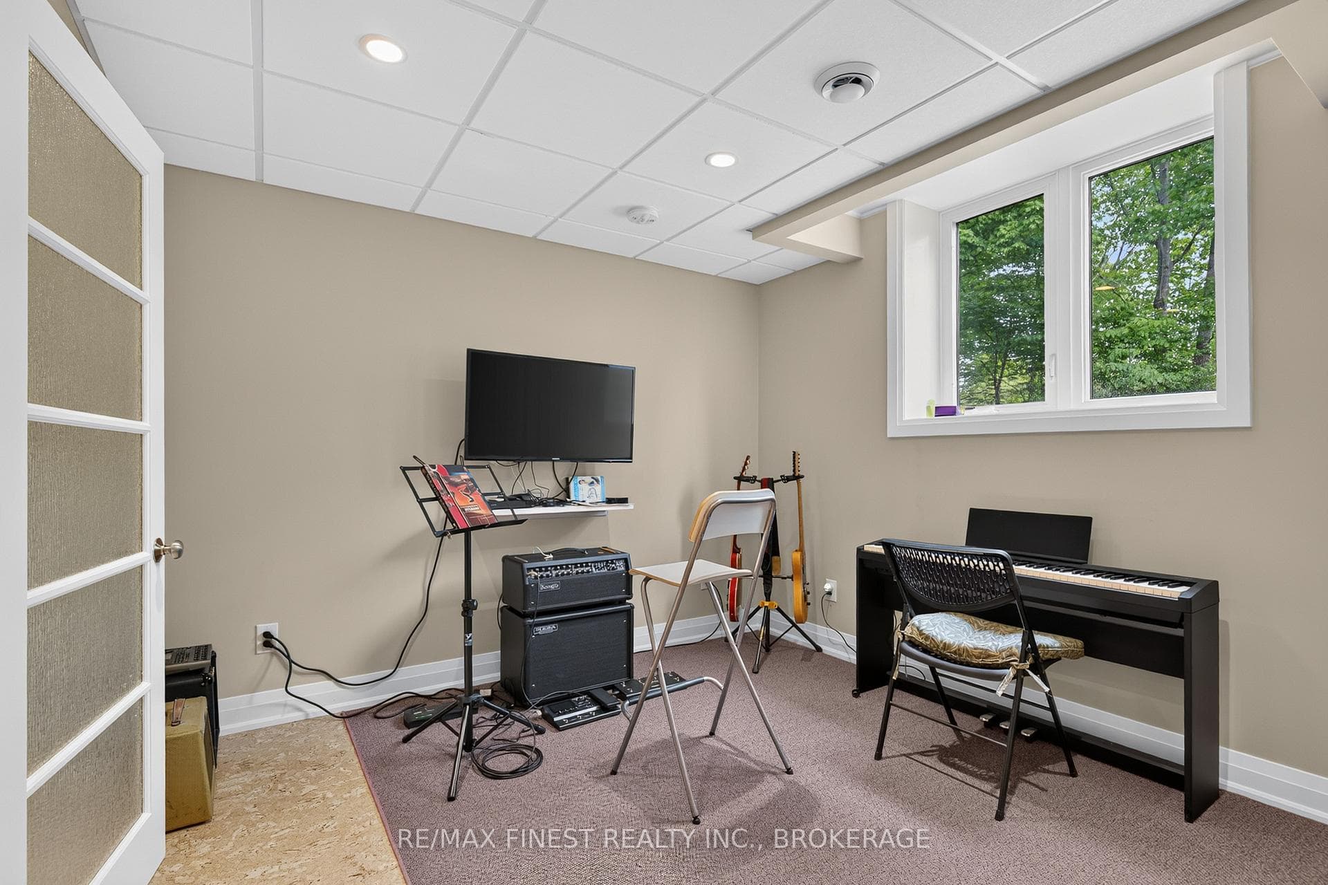 503 Deerview Drive photo 37