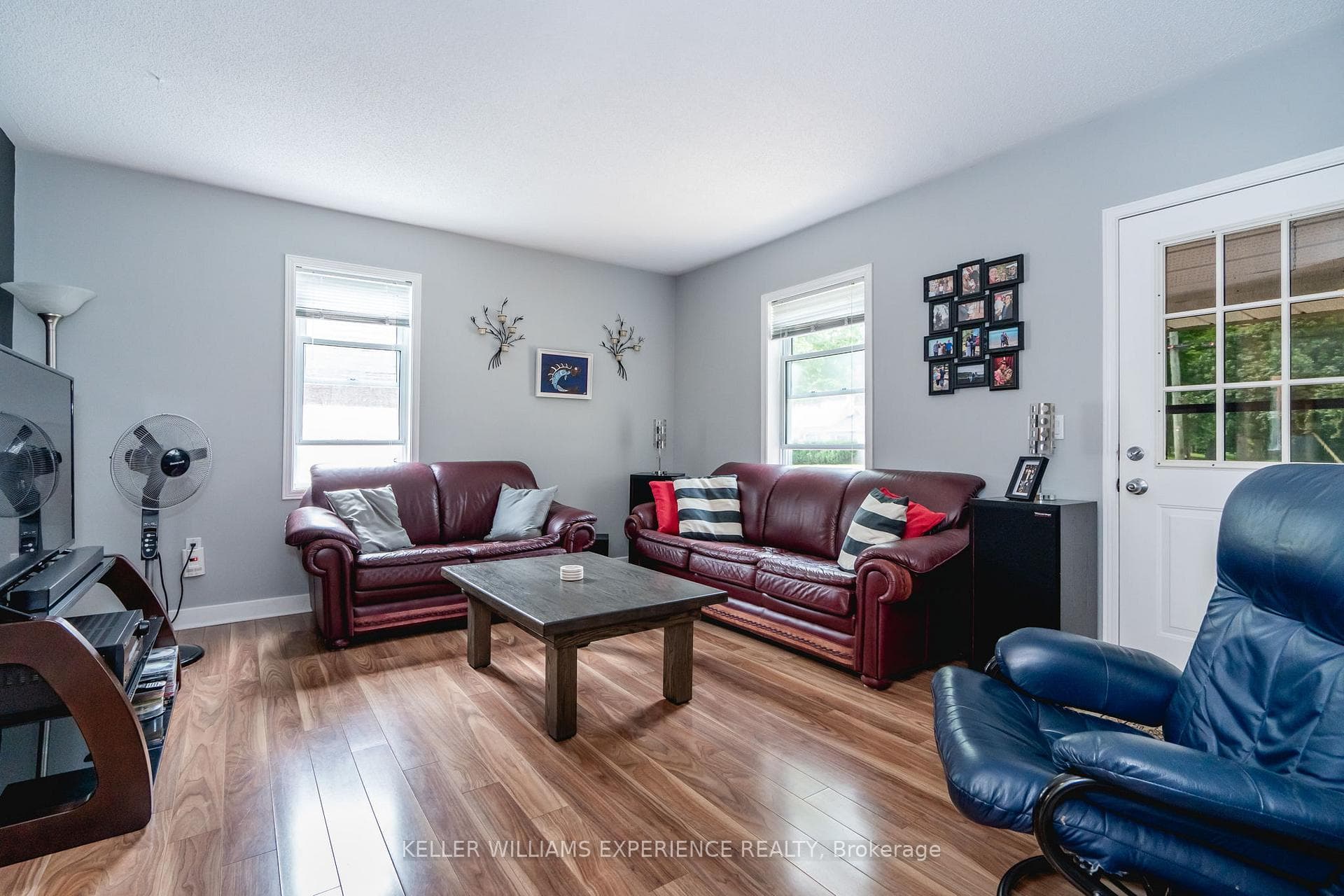 1217 Old Barrie Road photo 5
