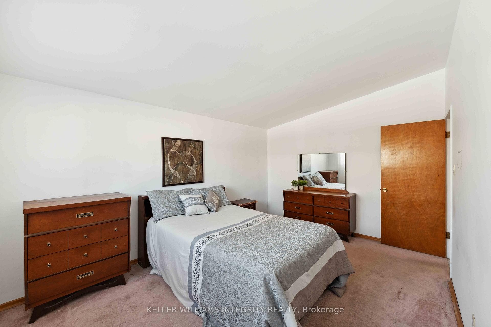 1035 Connery Avenue photo 16