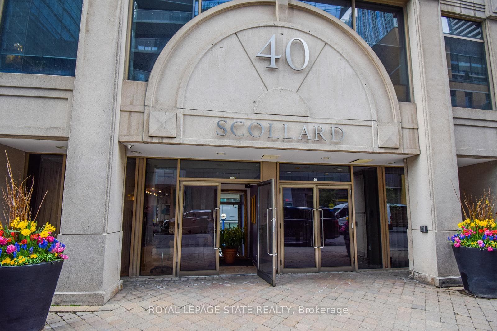 40 Scollard Street Unit 404 photo 6