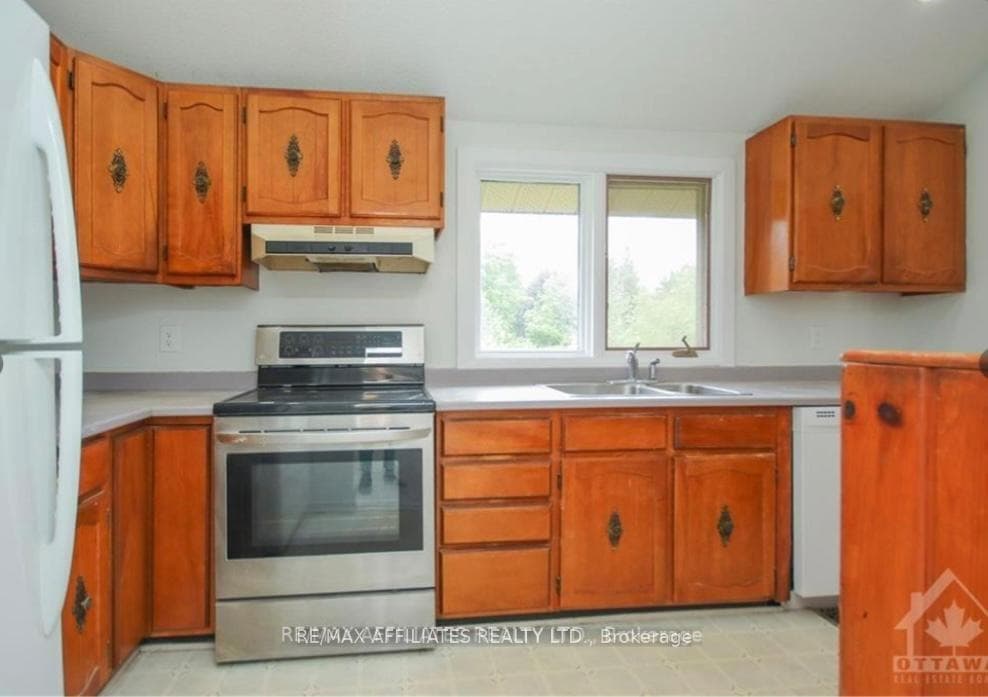 4343 INNES Road photo 8