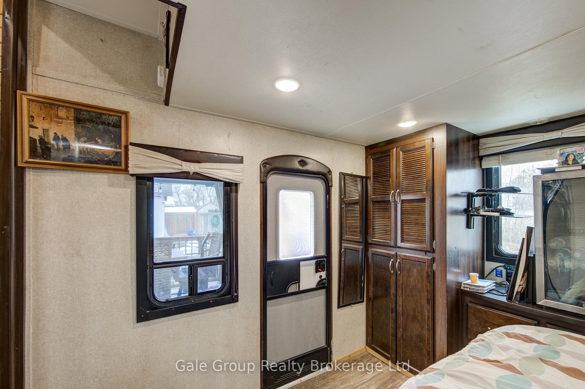 495856 10th Line Unit 92 photo 15