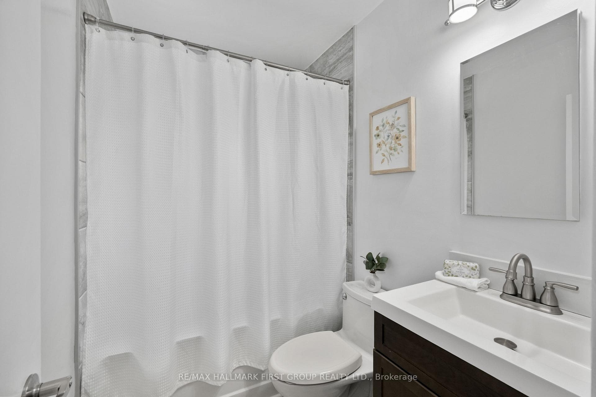 108 Abbott Boulevard photo 25