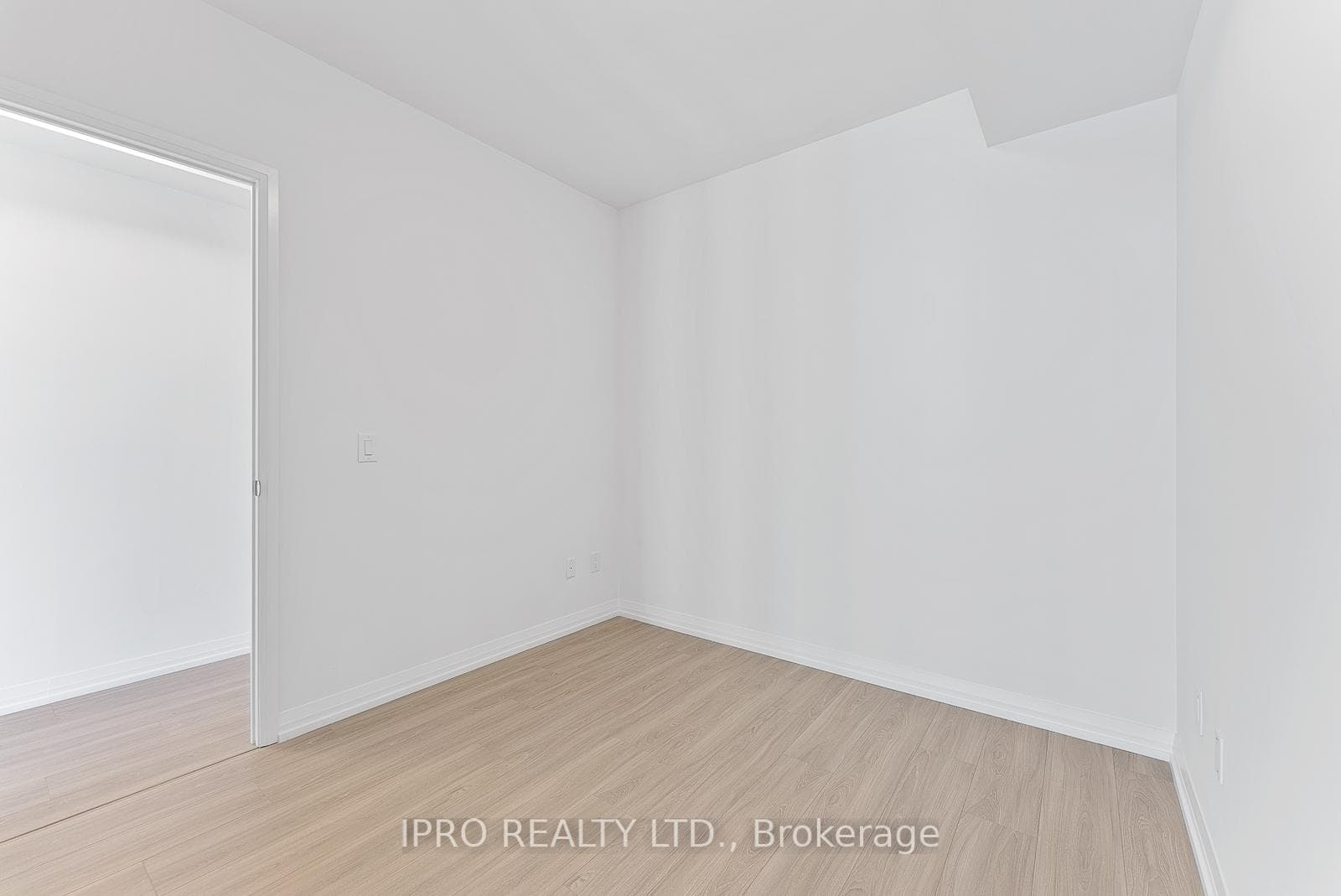 28 Widmer Street Unit 3221 photo 14