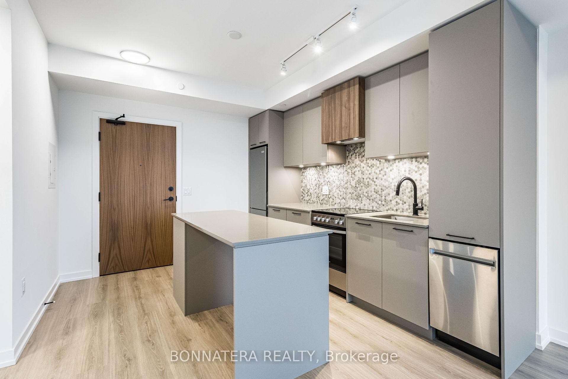 10 Lagerfeld Drive Unit 414 photo 10