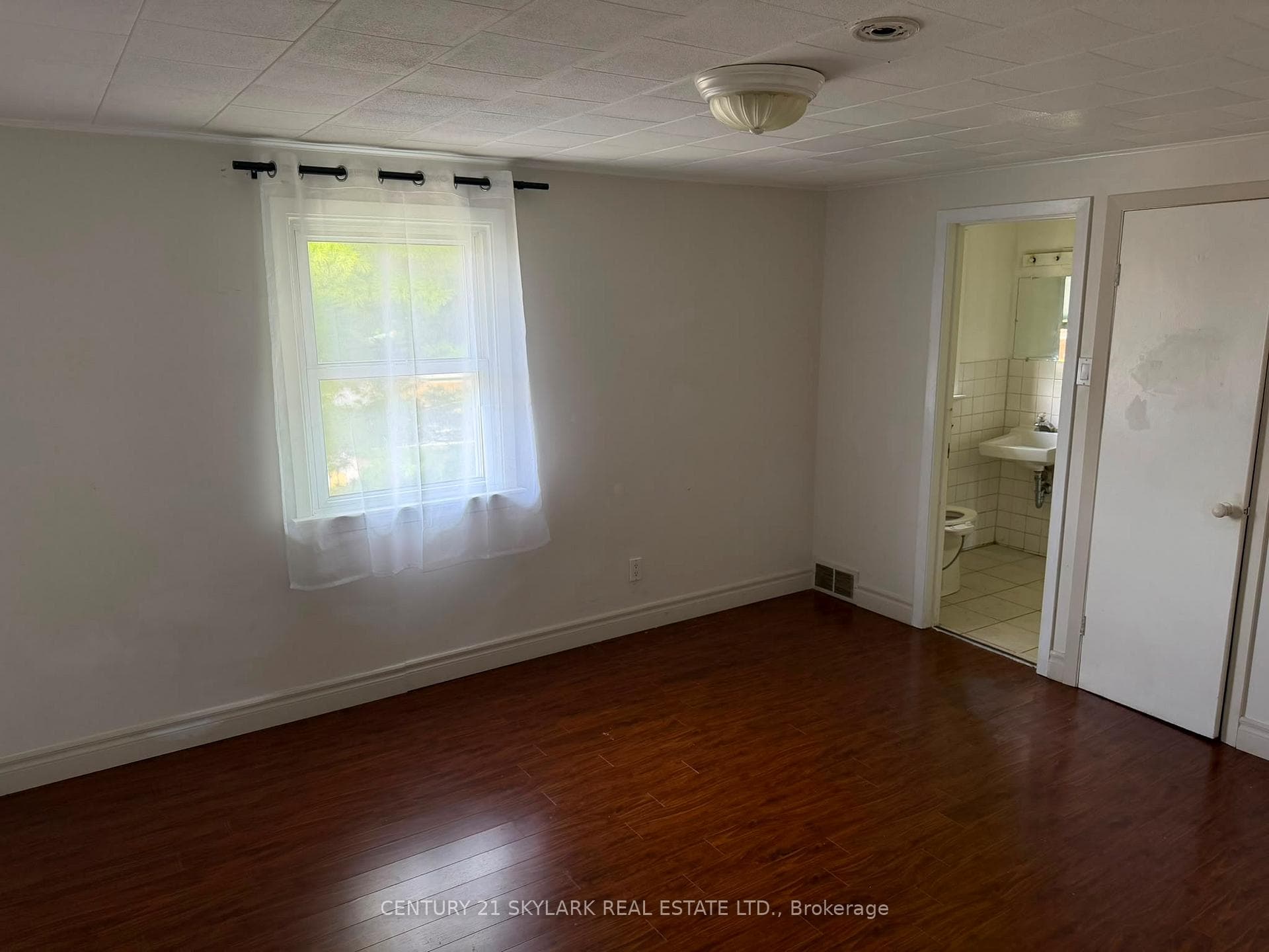 35 Cumberland Drive photo 11